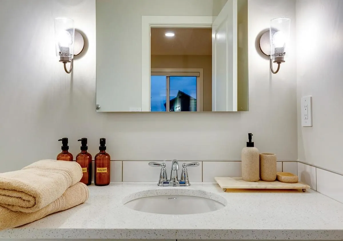 Semesterbostad Neutral Living 6Beds 4Bedrooms And Bonus Room Free Parking YYC