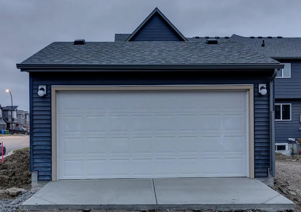 Neutral Living 6Beds 4Bedrooms And Bonus Room Free Parking YYC