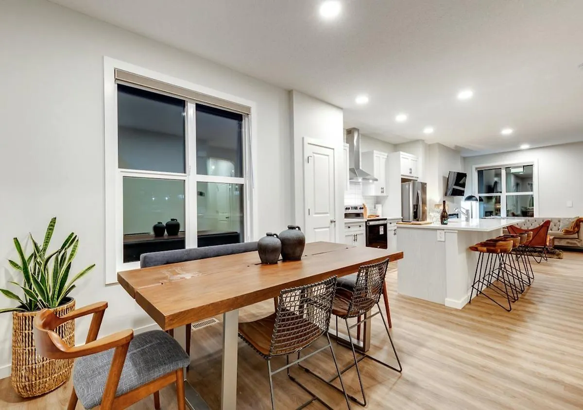 Semesterbostad Neutral Living 6Beds 4Bedrooms And Bonus Room Free Parking YYC