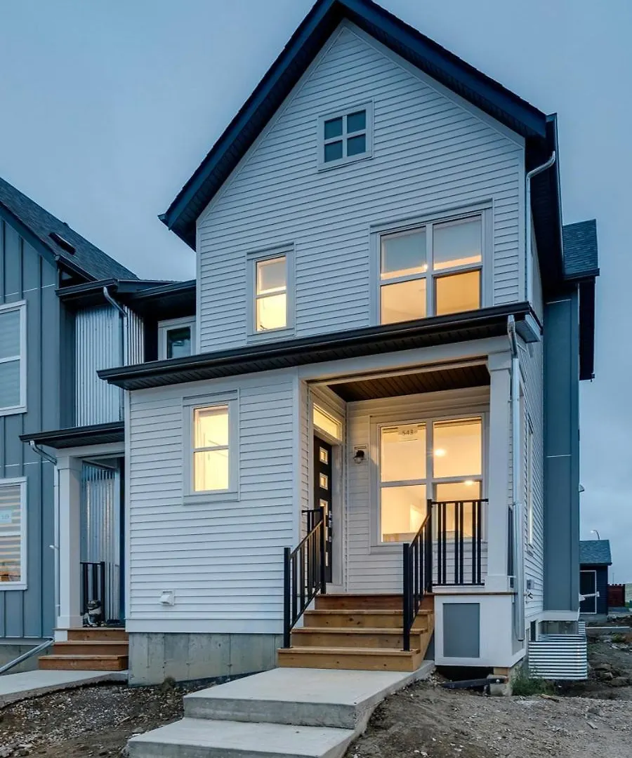 Neutral Living 6Beds 4Bedrooms And Bonus Room Free Parking YYC 0*,