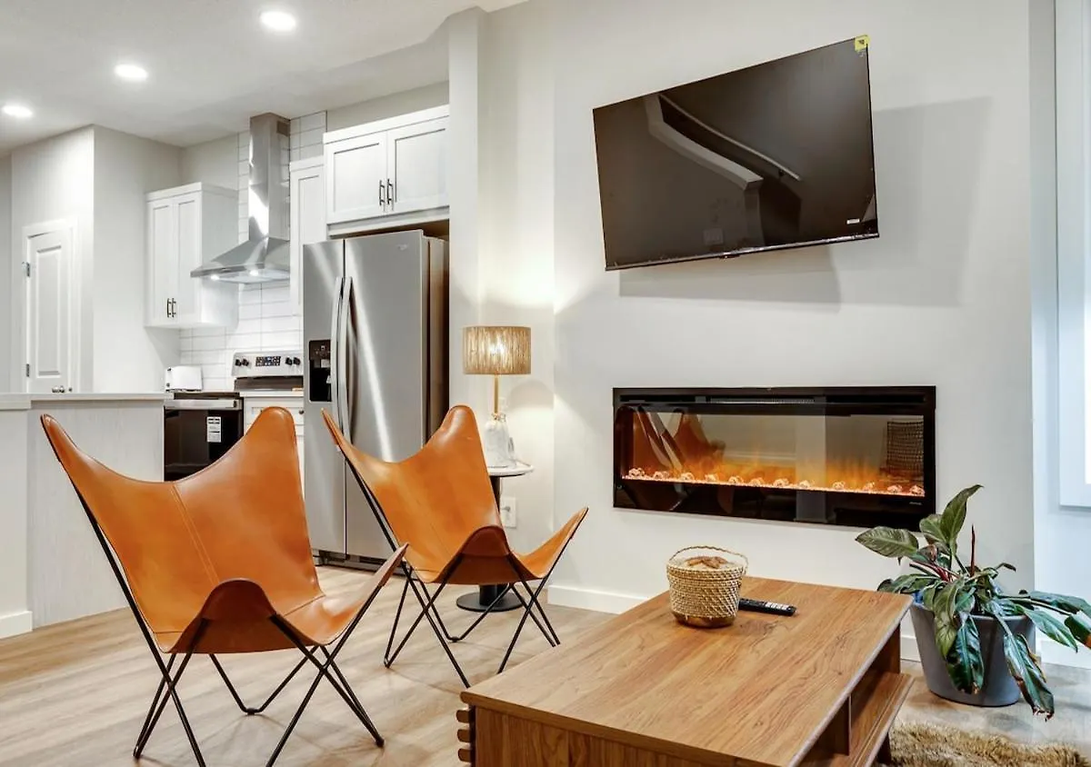 Neutral Living 6Beds 4Bedrooms And Bonus Room Free Parking YYC Casa de Férias