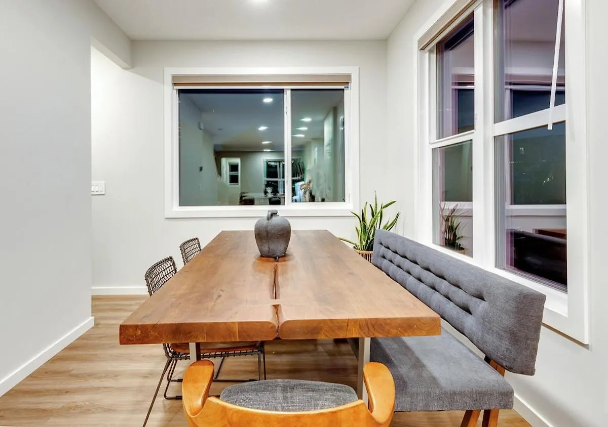 Neutral Living 6Beds 4Bedrooms And Bonus Room Free Parking YYC Canadá